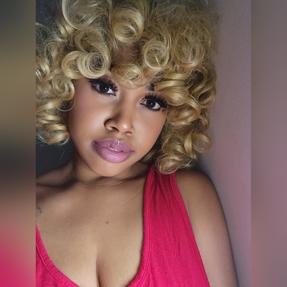 Lip Gloss Dreamy' - Picture 2 of 3